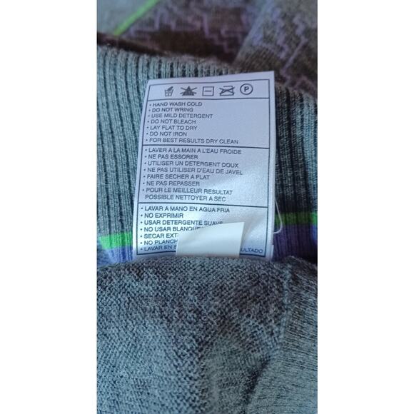 Nike Golf Women's Medium New Merino Wool V-Neck Sweater Grey Houndstooth Pattern - Picture 8 of 8